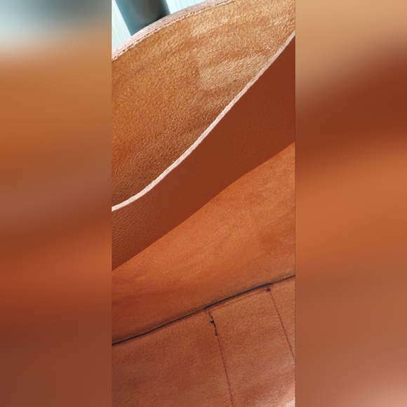 Vince Camuto Brown Bag with Black Stripe at Front + Logo at Back - Picture 5 of 5